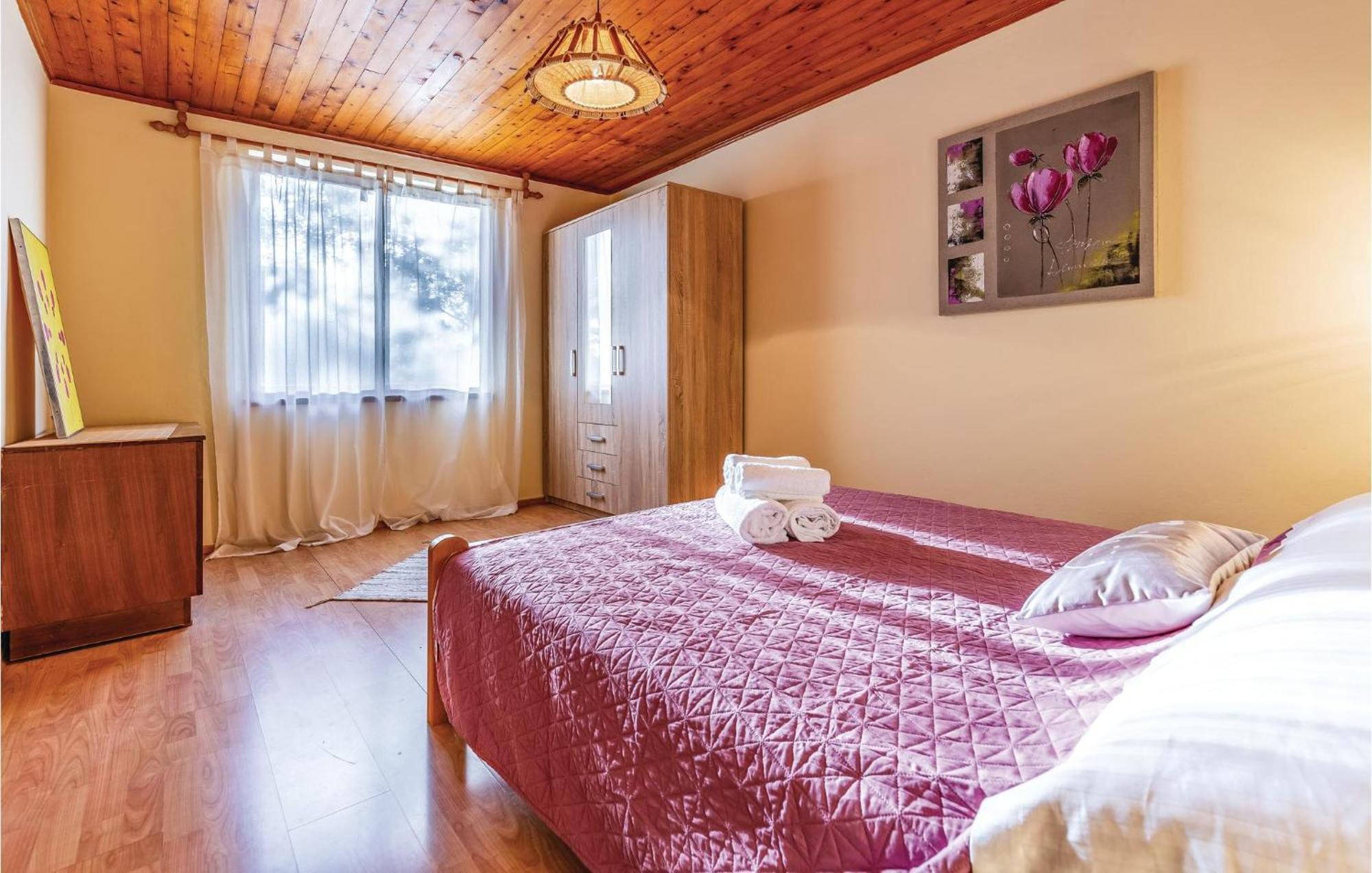 1 Bedroom Pet Friendly Home In Šišan المظهر الخارجي الصورة