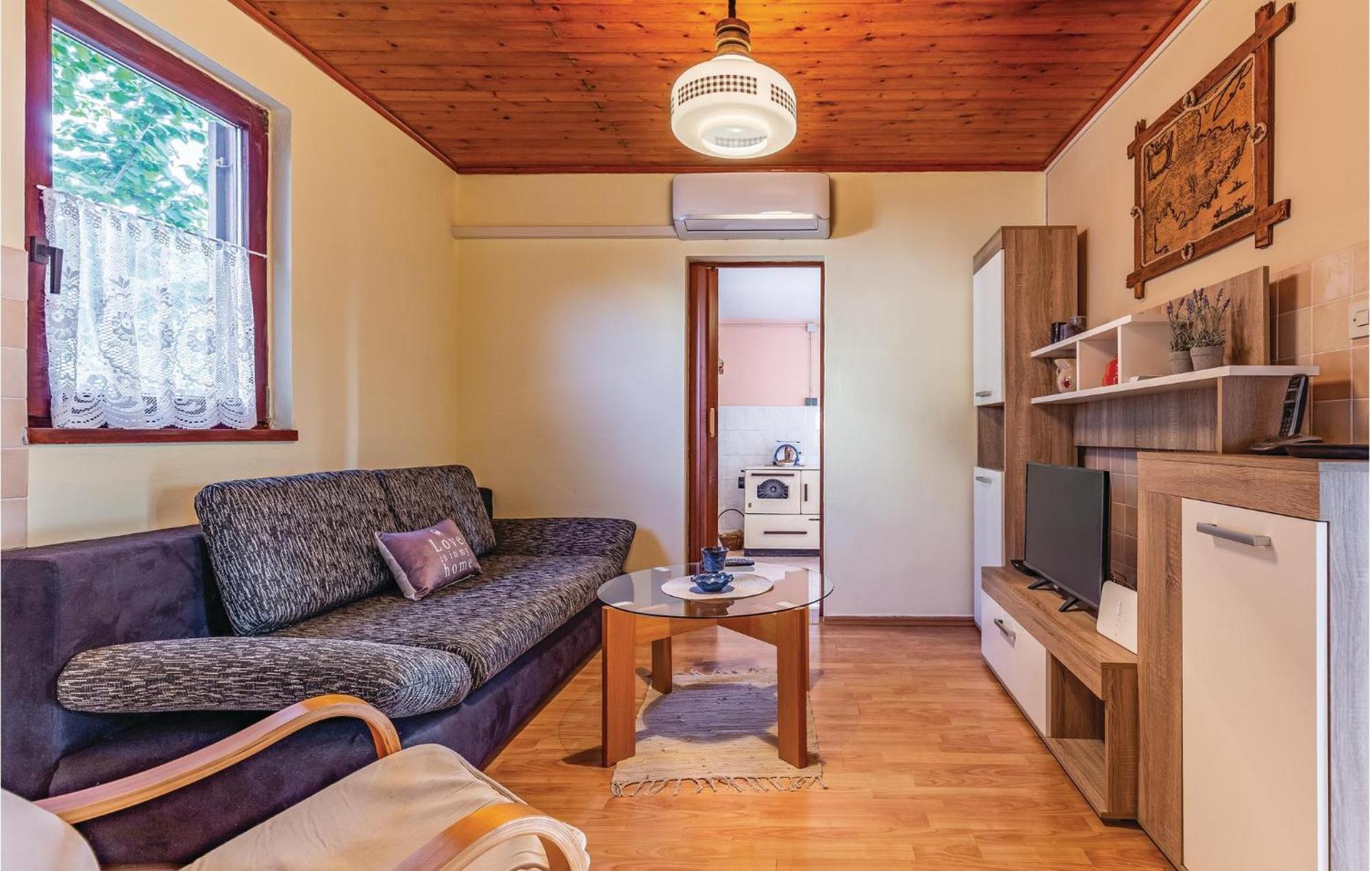 1 Bedroom Pet Friendly Home In Šišan المظهر الخارجي الصورة