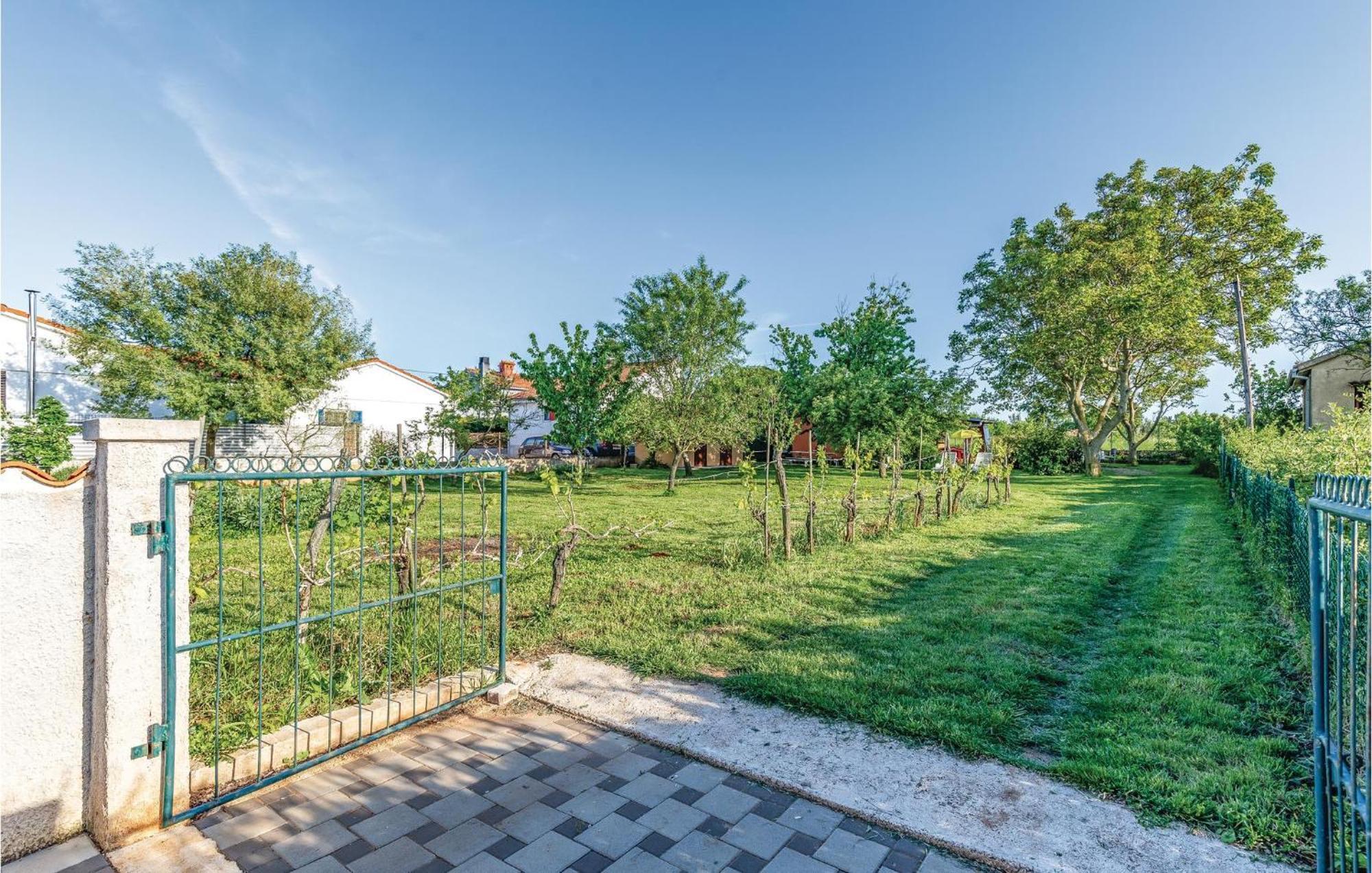 1 Bedroom Pet Friendly Home In Šišan المظهر الخارجي الصورة